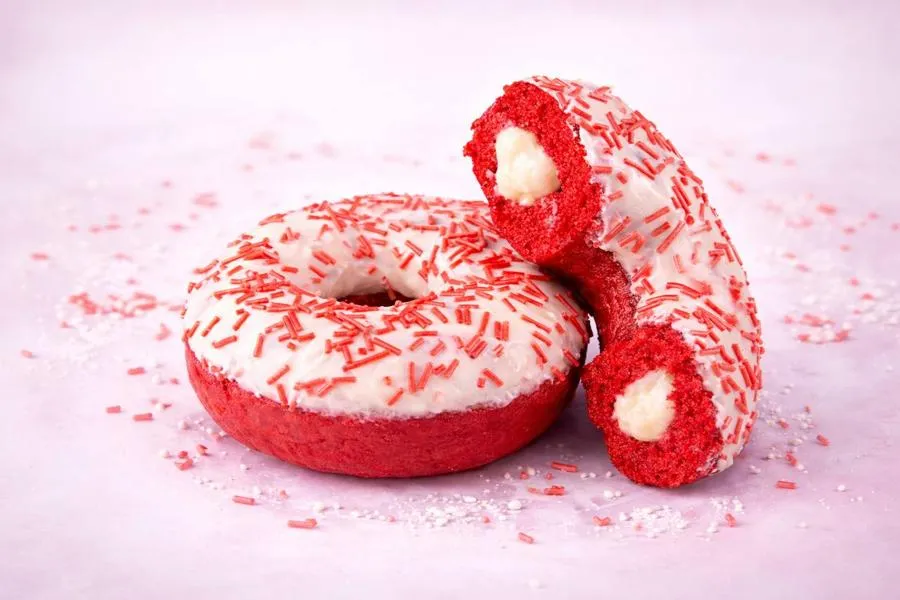 Донат Красный бархат